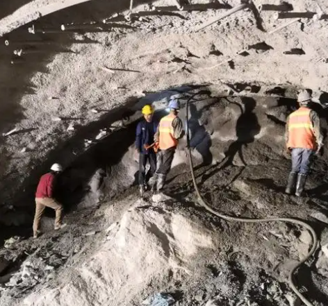 沈丘隧道拱顶带模注浆料，微膨胀注浆料的特点及施工工艺